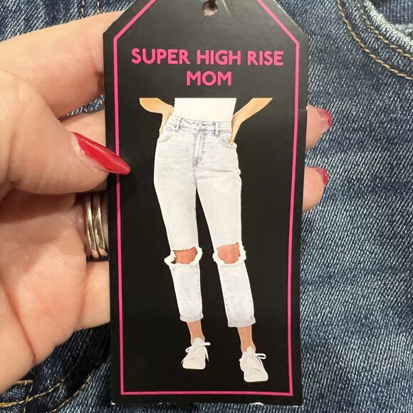 No Boundaries Jr Size 21 Jeans Super High Rise Mom Destructed Relaxed Dark Wash - Picture 5 of 13